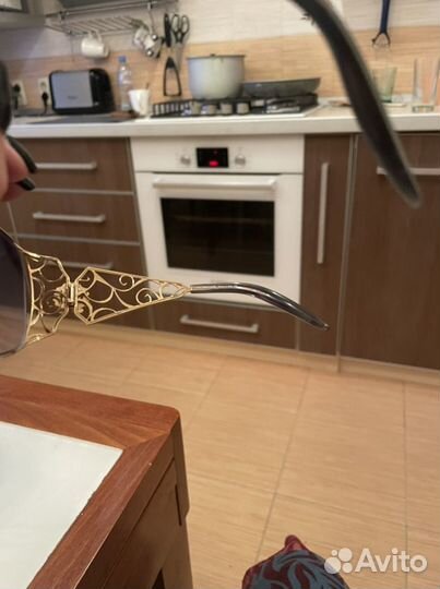 Очки солнцезащитные Roberto cavalli