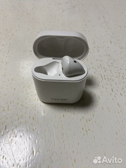 Беспроводные наушники honor правый