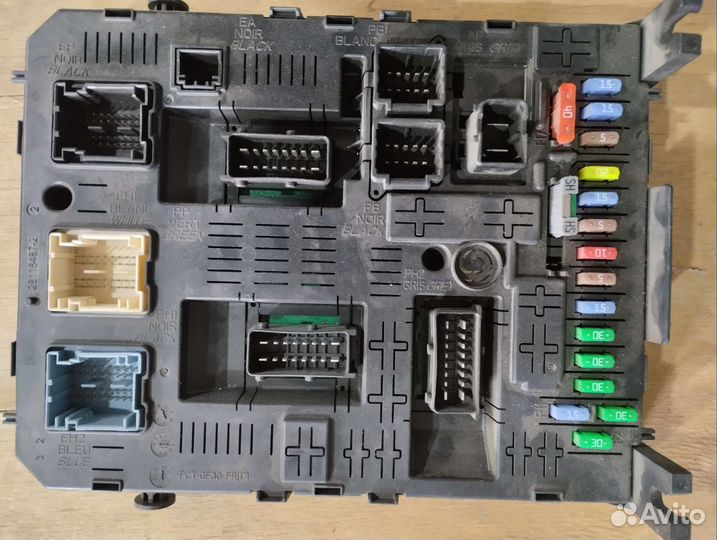 Блок предохранителей Peugeot 308 4B 2007-2011