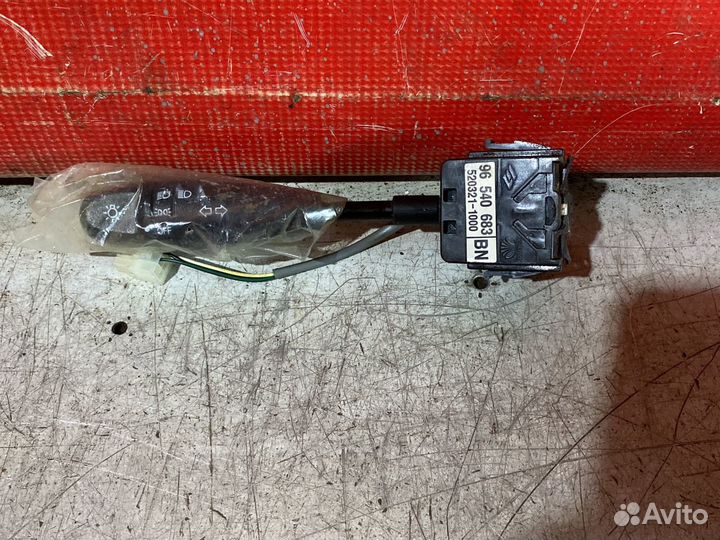 Chevrolet Aveo (T250) Переключатель поворотов