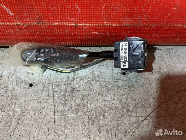 Chevrolet Aveo (T250) Переключатель поворотов