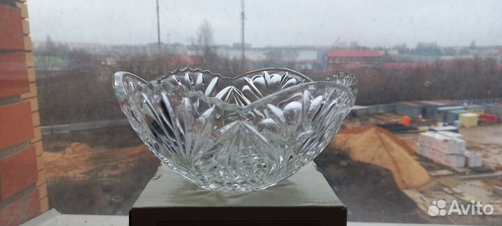 Хрустальная конфетница