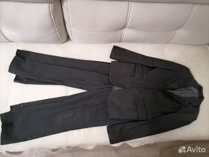 Школьный костюм для мальчика 128 серый