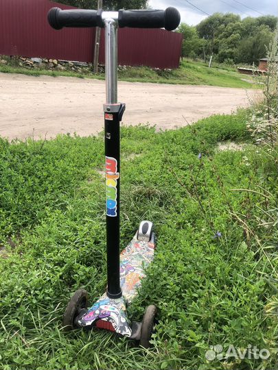 Самокат детский плюс шлем