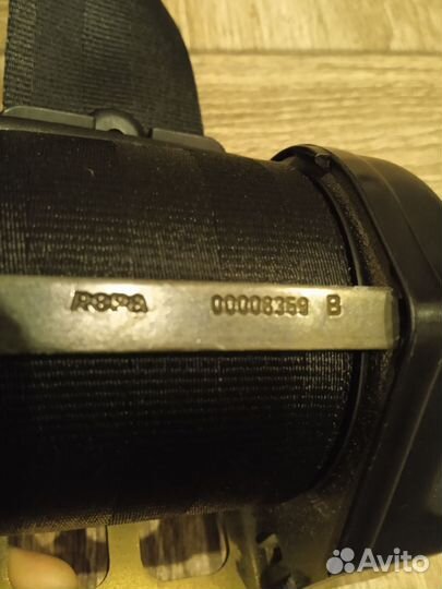 Задний ремень безопасности от Audi 200 C3