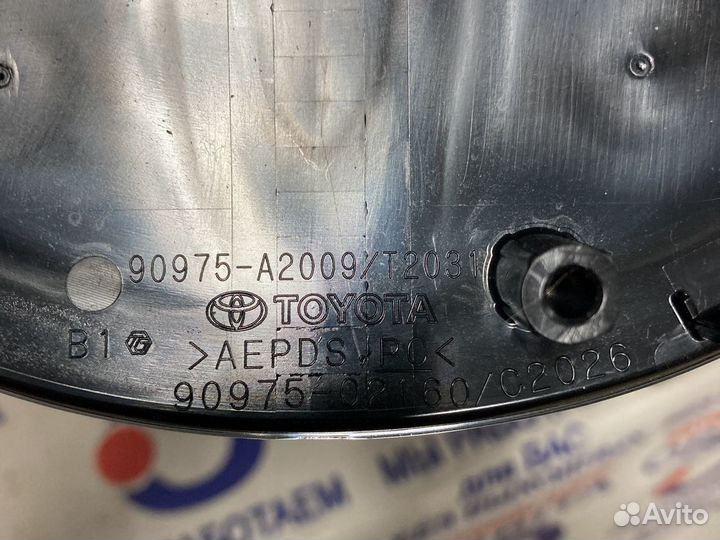 Эмблема стеклянная toyota camry V-70 рестайлинг