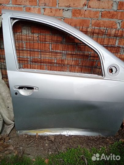 Запчасти renault duster дверь (правая передняя)