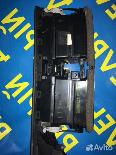 Рамка панели приборов Volkswagen Jetta 6