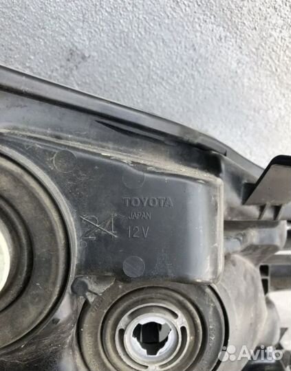 Фара левая Toyota Land Cruiser Prado 150 2013-2017