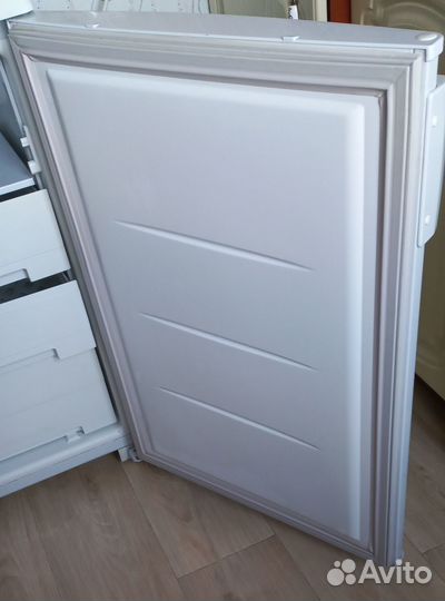 Продам морозильную камеру