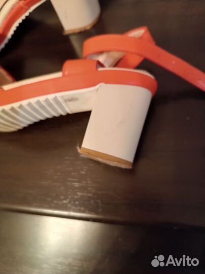 Босоножки женские