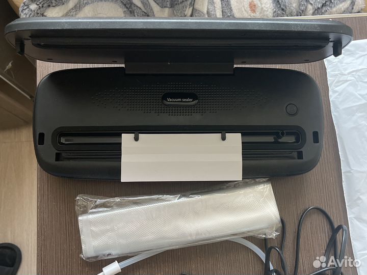 Вакуумный упаковщик продуктов, бытовой
