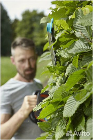 Кусторез аккумуляторный Gardena PowerCut Li-40/60