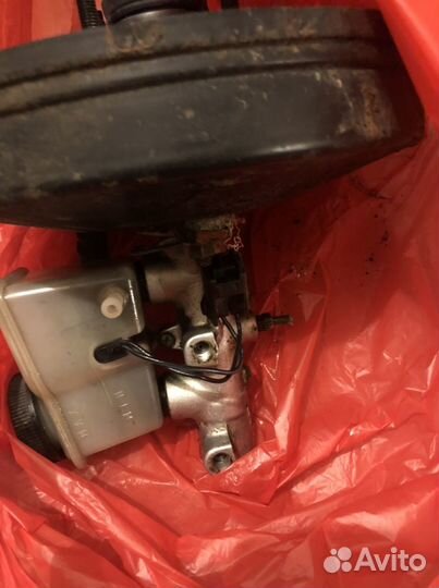 Главный тормозной цилиндр Mazda 626 GE