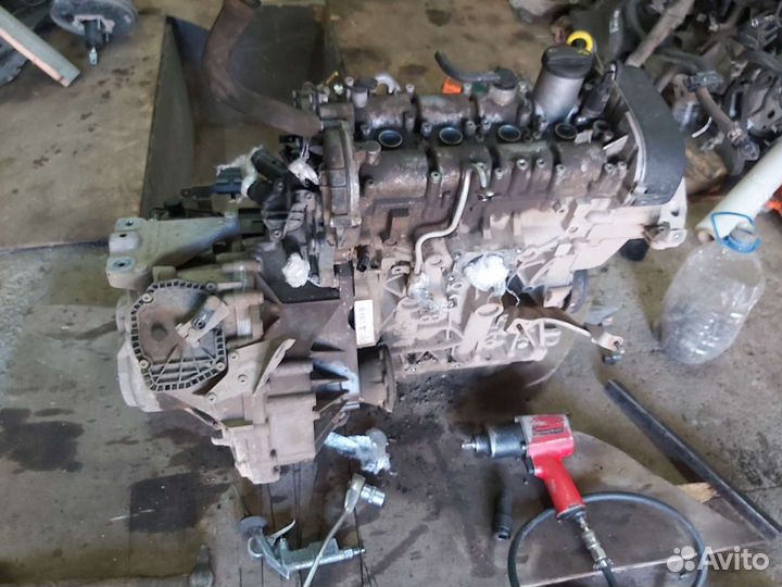 Кулак поворотный передний skoda Octavia a7 1.2 dsg