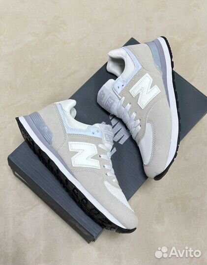 Кроссовки женские new balance