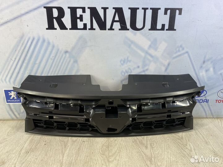 Решетка радиатора Renault duster