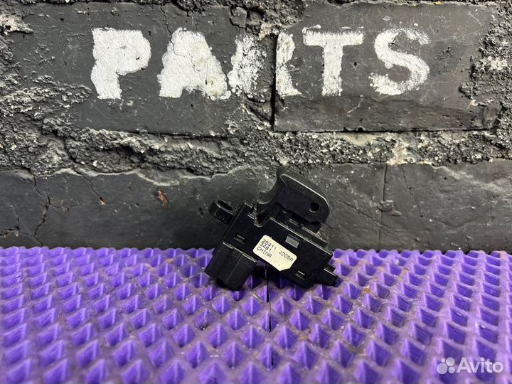 Блок управления стеклами передний левый Nissan