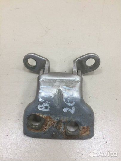 Петля двери верхняя передняя правая