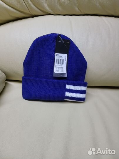 Детская новая шапка Adidas