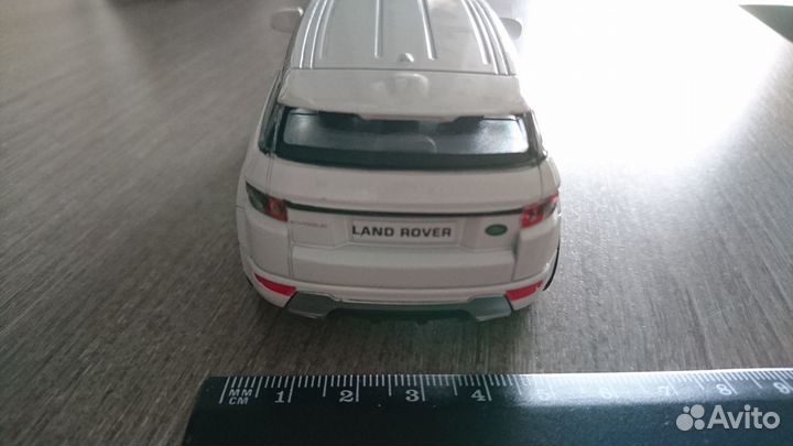 Коллекционная модель авто Range Rover Evoque, 1:34