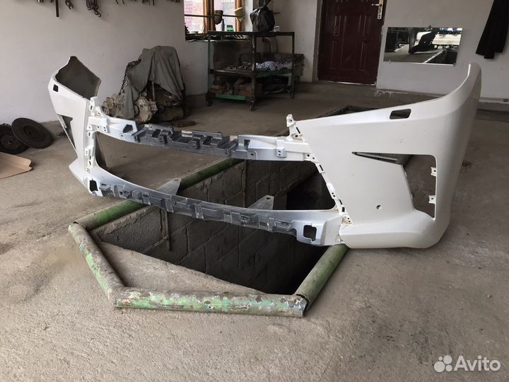 Бампер на lexus lx 570 передний