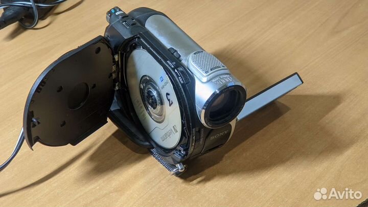Видеокамера Sony Handycam DCR-DVD109