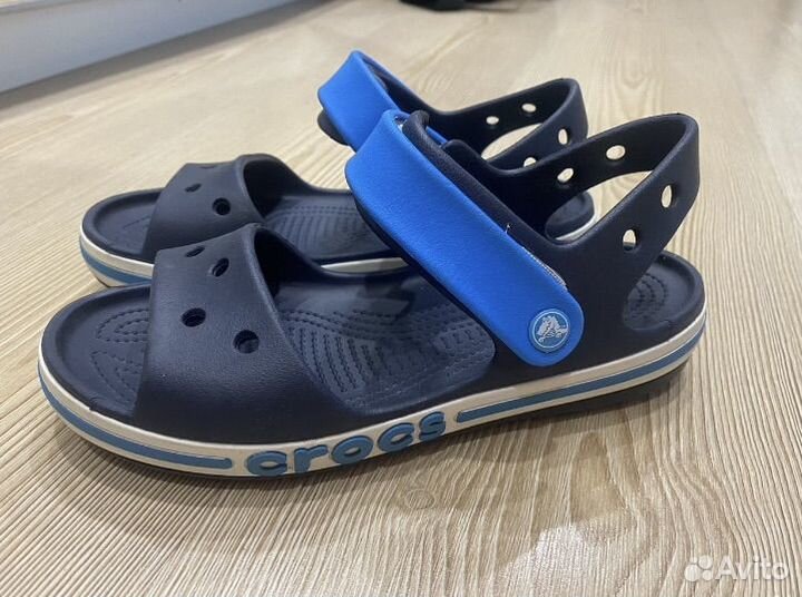 Сандалии crocs J2