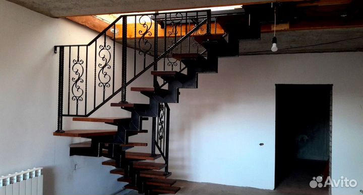 Лестница в коттедж