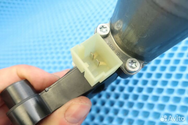 Мотор стеклоподъемника перед левый Skoda Superb 3