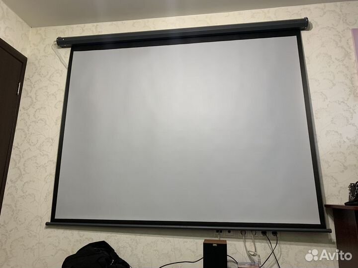 Экран для проектора бу