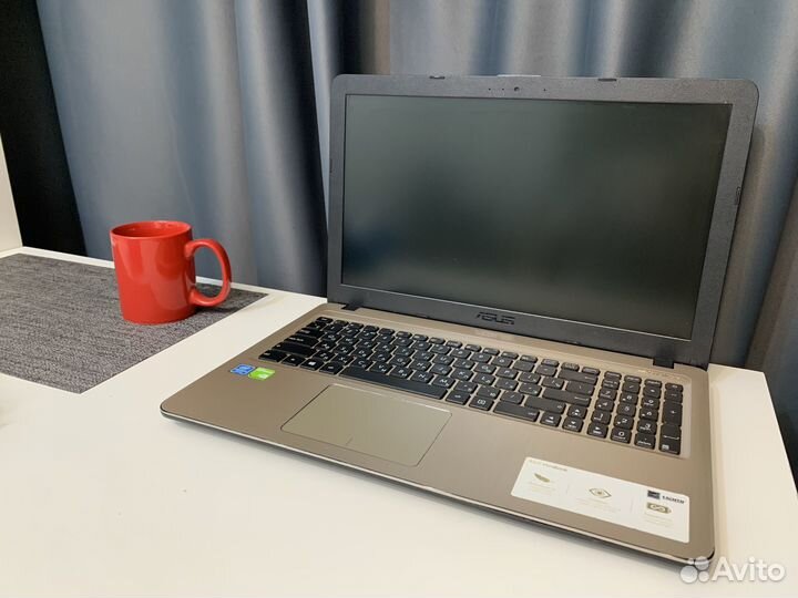 Тонкий легкий Asus 4 ядра, SSD, 2 видеокарты