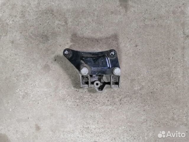 Кронштейн Опора кпп Volkswagen Golf 5