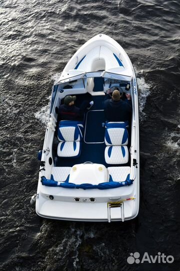 Аренда катера, прокат, развод мостов, экскурсия