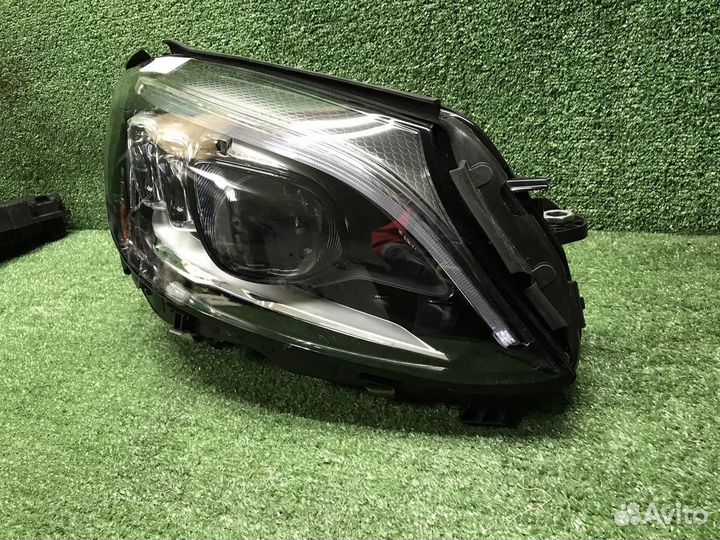 Фара правая Mercedes-Benz C-Class