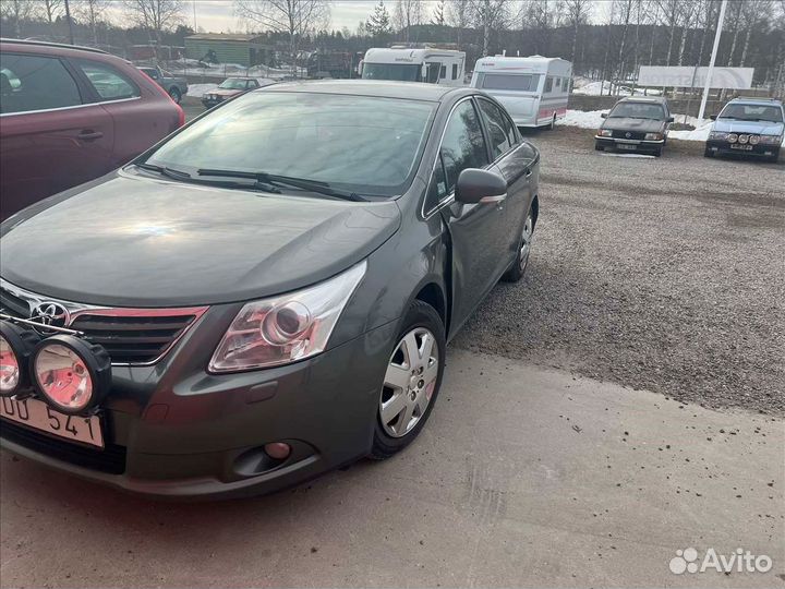 Дверь передняя правая toyota avensis T27 2010