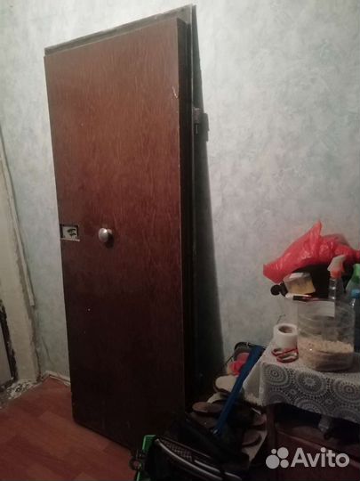 Двери входные б/у