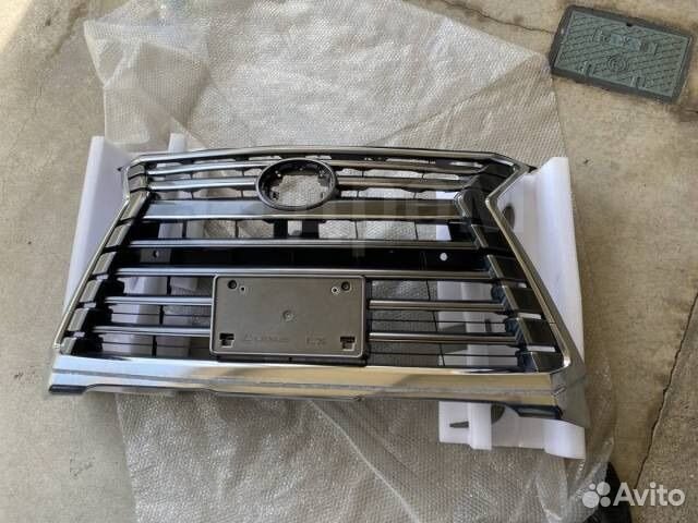 Решетка радиатора Lexus lx 570 оригинал