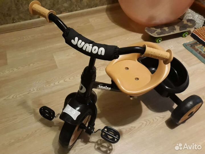 Новый трехколесный велосипед