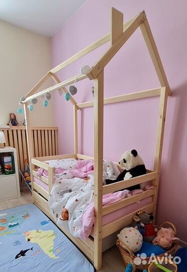Кровать домик настоящий массив