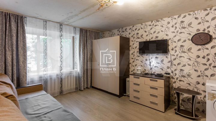 Комната 13 м² в 8-к., 2/5 эт.