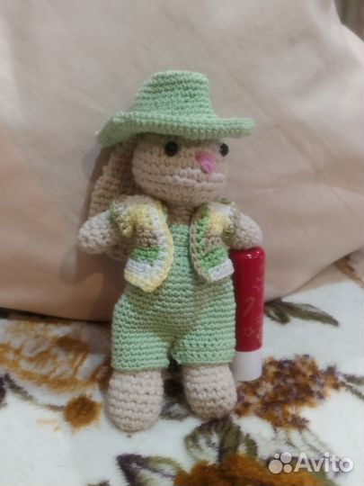 Игрушка вязанный заяц ручной работы