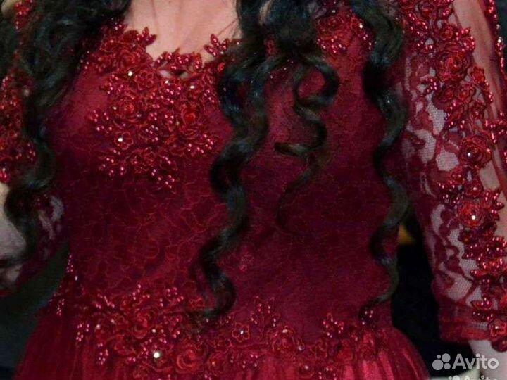 Вечернее платье