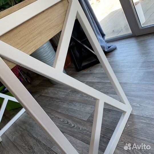 Стол маникюрный со встроенной вытяжкой Veracso