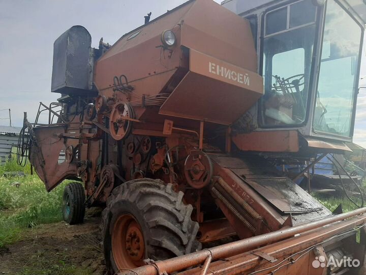 Разбрасыватель соломы Енисей 1200, 1996