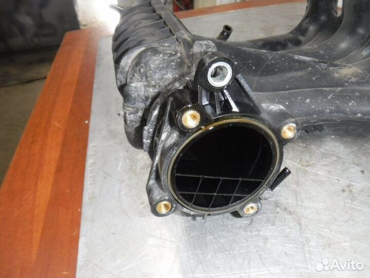 Коллектор впускной Nissan Qashqai J10 MR20 2011