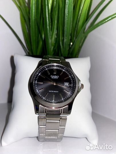 Наручные часы Casio quartz