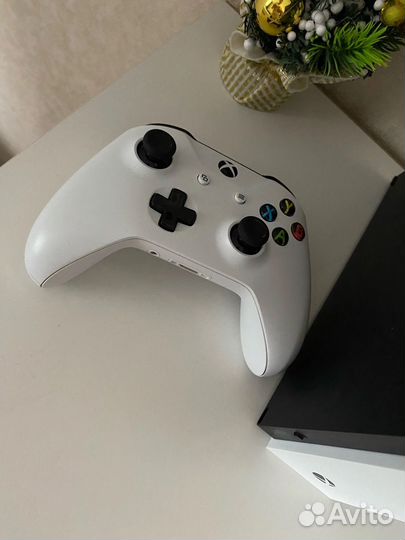 Xbox One S 1тб