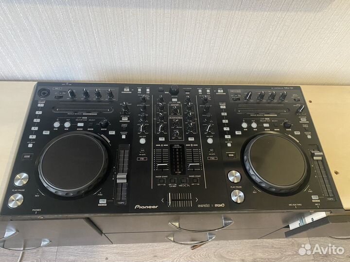 Dj контроллер pioneer DDJ S1