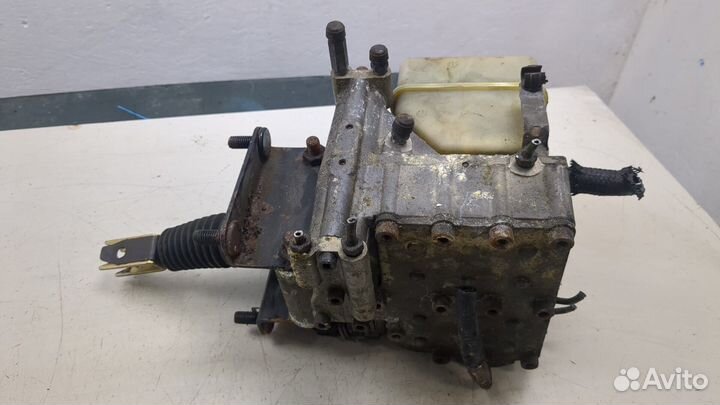 Цилиндр тормозной главный Land Rover Range Rover 2, 1998